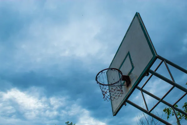 Kırık Basketbol Çember Onarım Çalışmaları Geçici Olarak — Stok fotoğraf