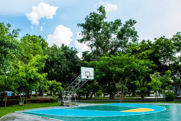 Outdoor basketball court floor polishing smooth and painted well protection