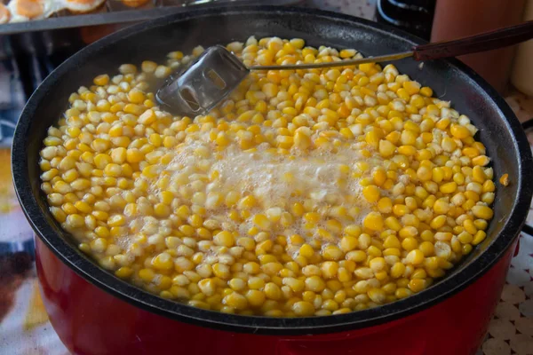 Mais Heiß Kochen Zucker Milch Butter Und Leckere — Stockfoto