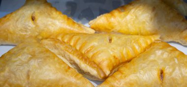 bir şeyler atıştırmak için ekmek