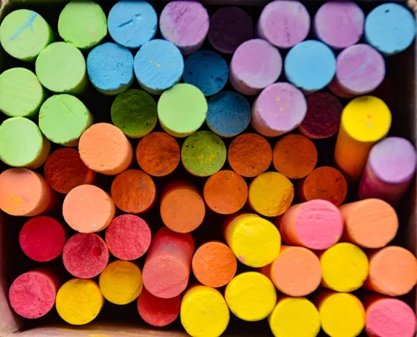 Krijt Schrijven Board Dat Vele Kleuren Worden Gebruikt Achtergrond — Stockfoto