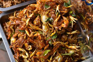 Deniz ürünleri işleme yengeç baharatlı tatlar.