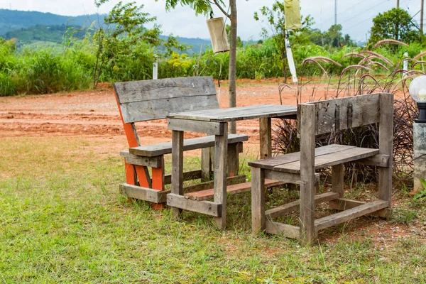 Holzstühle Zum Sitzen Und Entspannen — Stockfoto