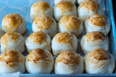 Boş zamanların bir tepsi üzerinde Çince kek.