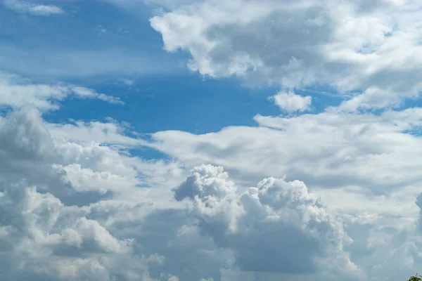 Keindahan Langit Dengan Awan Dan Matahari — Stok Foto