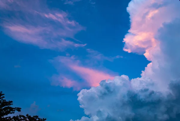 Skönheten Himlen När Ljuset Träffar Molnen — Stockfoto