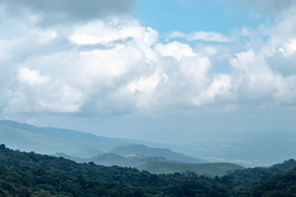 Belleza Del Cielo Cuando Luz Golpea Las Nubes Montaña — Foto de Stock