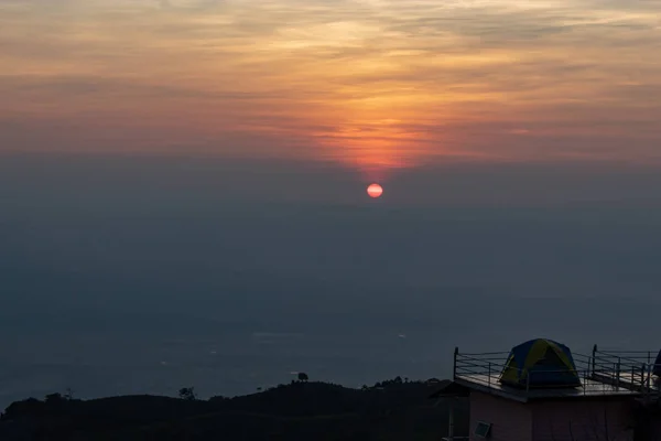 Tenda Fundo Céu Vista Para Montanha Manhã — Fotografia de Stock