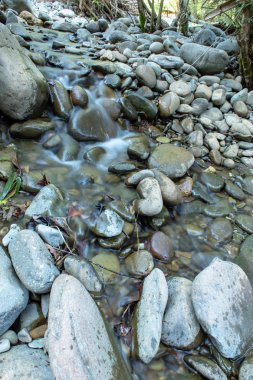 Wang Nan Pua, Nan Tayland bir akışı kayalarda ile su akışı.