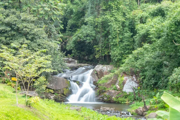 Wasserfall Aus Den Bergen Phu Soi Dao Wasserfall Loei Thailand — Stockfoto