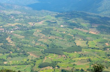 Bakış dağlar ve kasaba Loei, Phu Rua Milli parkta: Loei, Thailand.