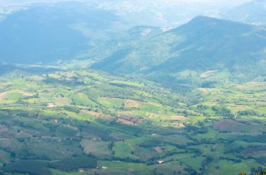 Bakış dağlar ve kasaba Loei, Phu Ruea Milli Parkı: Loei, Thailand.