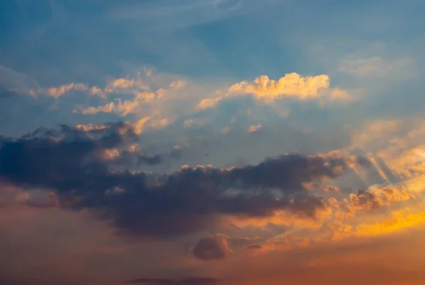 Cielo Nuvole Riflettevano Luce Del Tramonto — Foto Stock