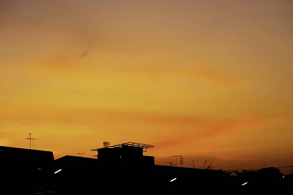 Hermosa Luz Del Atardecer Con Nubes Cielo Reflejo Detrás Del —  Fotos de Stock