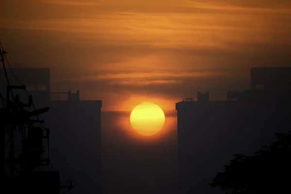 Ранкове Сонячне Світло Сяє Великих Будівлях — стокове фото