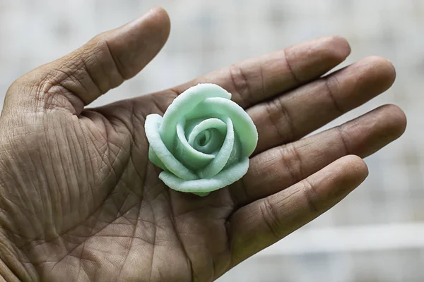 Hand Holding Thai Dessert Flower Green Aalaw Candy — Stock Photo, Image
