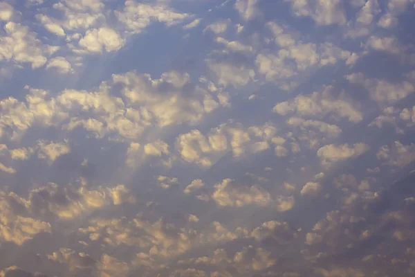Céu Nuvens Refletiram Sol Manhã — Fotografia de Stock