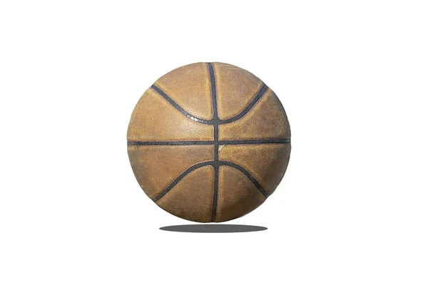 Cuero de baloncesto aislado con el viejo y desgastado de su uso sobre un fondo blanco con camino de recorte . — Foto de Stock