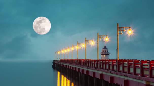 Вогні Мосту Повний Місяць Темному Небі Вночі Рухається Вгору Швидко — стокове відео