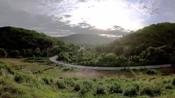 Streets Curve Slope Mountain Clouds Reflect Sunlight Morning Kaeng Krachan — стоковое видео