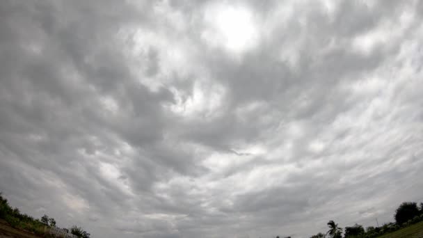 Tempo Movimento Lapso Reflexo Sol Com Nuvens Chuva Movem Rapidamente — Vídeo de Stock