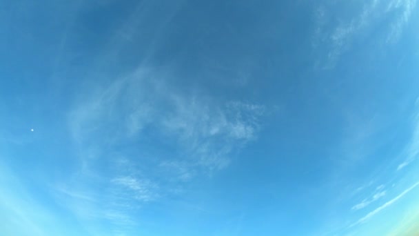 Время Истекает Кратеры Поверхности Полнолуния Утром Быстро Движется Ярком Небе — стоковое видео