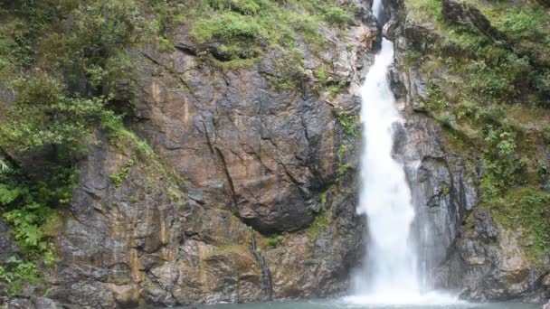 Wasserfall Aus Den Bergen Jokkradin Wasserfall Thong Pha Phum Nationalpark — Stockvideo