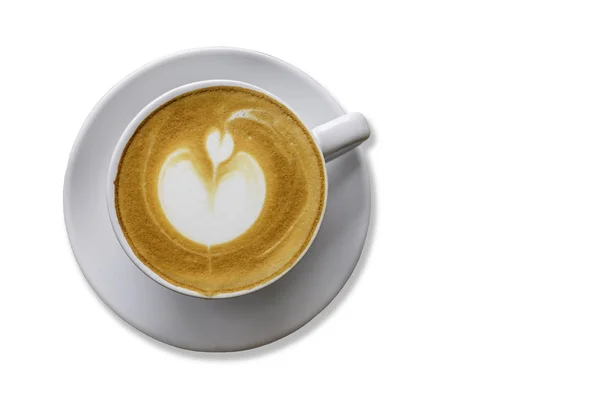 Ζεστό καφέ Espresso ολοκληρώνεται με ένα σχήμα καρδιάς γάλα σε λευκό γυαλί σε λευκό φόντο με διαδρομή αποκοπής. — Φωτογραφία Αρχείου