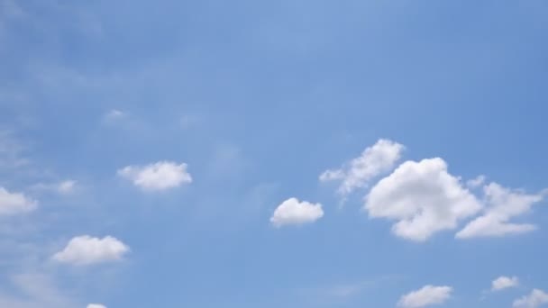 Movimiento Lapso Tiempo Las Nubes Mueven Rápidamente Cielo Durante Día — Vídeos de Stock