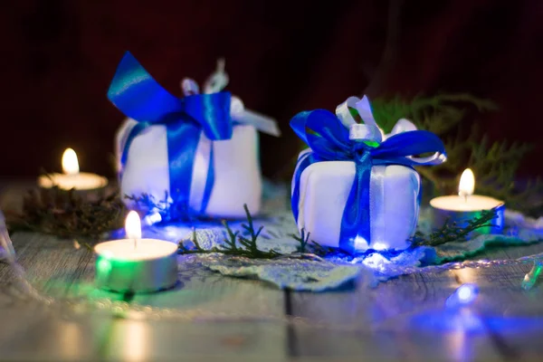 Hediye ve Noel ışıkları.