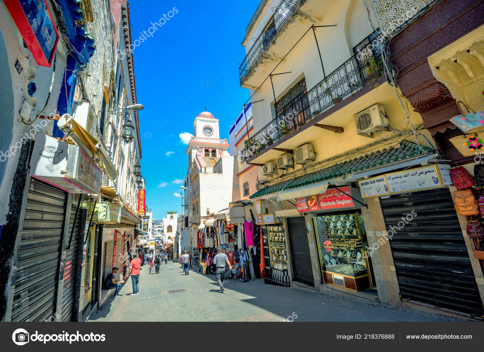 Tánger Marruecos Julio 2018 Calle Comercial Medina Con Vista
