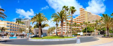 Playa del Ingles City kıyı bölgesinin panoramik görünümü. Maspalomas, Gran Canaria, Kanarya Adaları