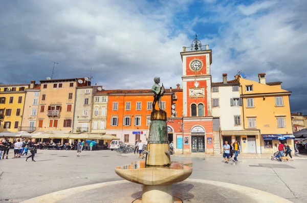 Rovinj Chorwacja Września 2017 Głównego Centrum Zabytkowego Miasta Fontanną Stary — Zdjęcie stockowe