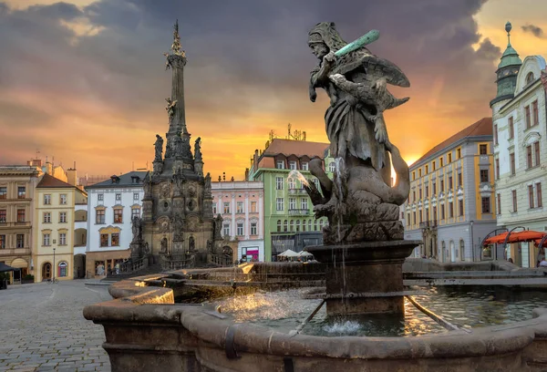 View of Hercules fountain and monument Holy Trinity Column in ce — Stock Photo, Image