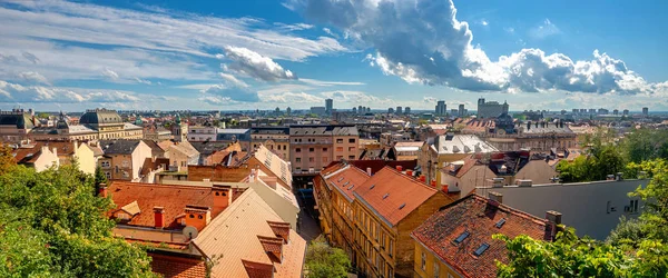 Vzdušný panoramatický výhled na staré město Záhřeb. Chorvatsko — Stock fotografie