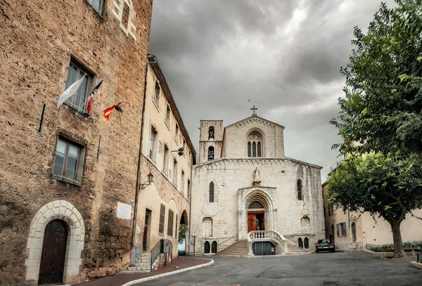 Katedrála Notre Dame de Puy v Grasse. Provence, Francie — Stock fotografie