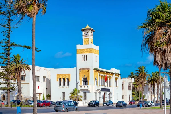 Cityscape com torre de relógio urbano em Essaouira. Marrocos, Norte da América — Fotografia de Stock