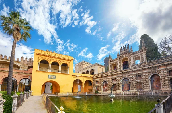 Spanje Andalusië Sevilla Alcazar kwik vijver — Stockfoto