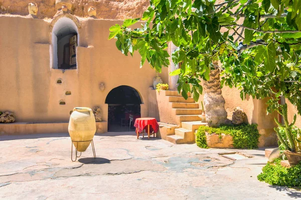 Berber underground dwellings. Troglodyte house. Matmata, Tunisia — Stock Photo, Image