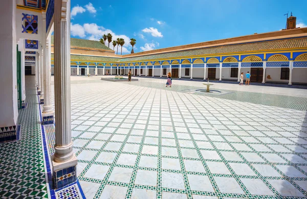 Cortile nell'antico Palazzo Bahia a Marrakech. Marocco, Nord A — Foto Stock