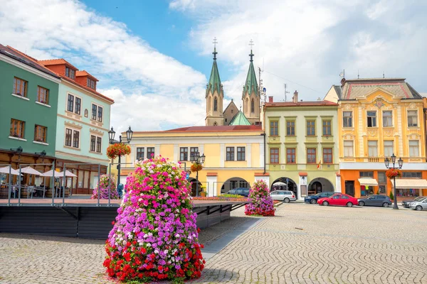 Praça principal da cidade de Kromeriz, na Morávia. República Checa — Fotografia de Stock