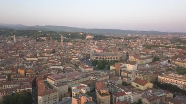 Letecký Snímek Města Verona Itálie Při Západu Slunce Typickou Italskou — Stock video