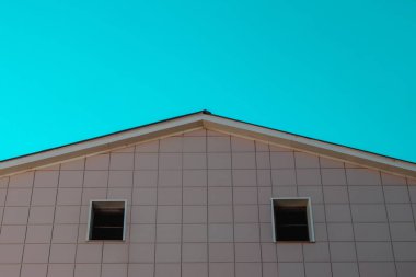 iki pencere ile duvar