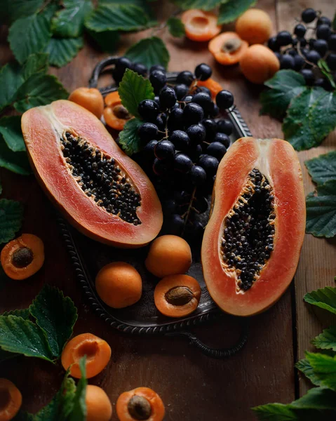 Olgun meyvelerle dolu bir hayat