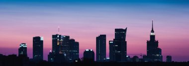 Gökdelenler, gece, Polonya Varşova merkezi Panoraması
