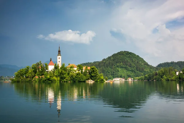 Eglise Sur Île Sur Lac Bled Par Beau Temps Slovénie — Photo