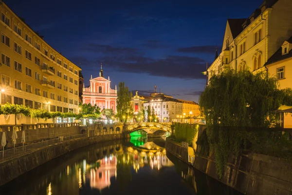 Iglesia Anunciación Del Río Lublanica Por Noche Liubliana Eslovenia — Foto de Stock