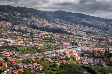 Pico dos Barcelos Funchal city, Madeira, Portekiz için göster