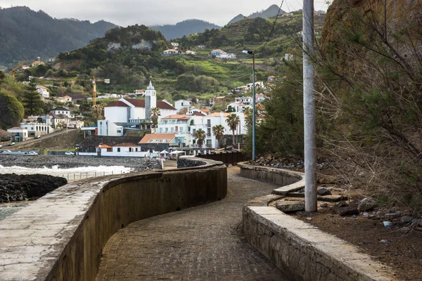 Sendero Sobre Orilla Del Océano Cerca Porto Cruz Isla Madeira — Foto de Stock