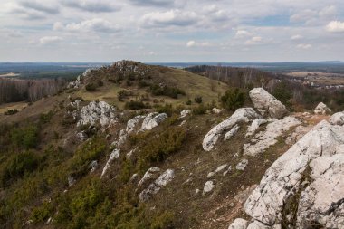 Kielce, Polonya yakınındaki Swietokrzyskie dağlarda Miedzianka pik üzerinden görüntülemek